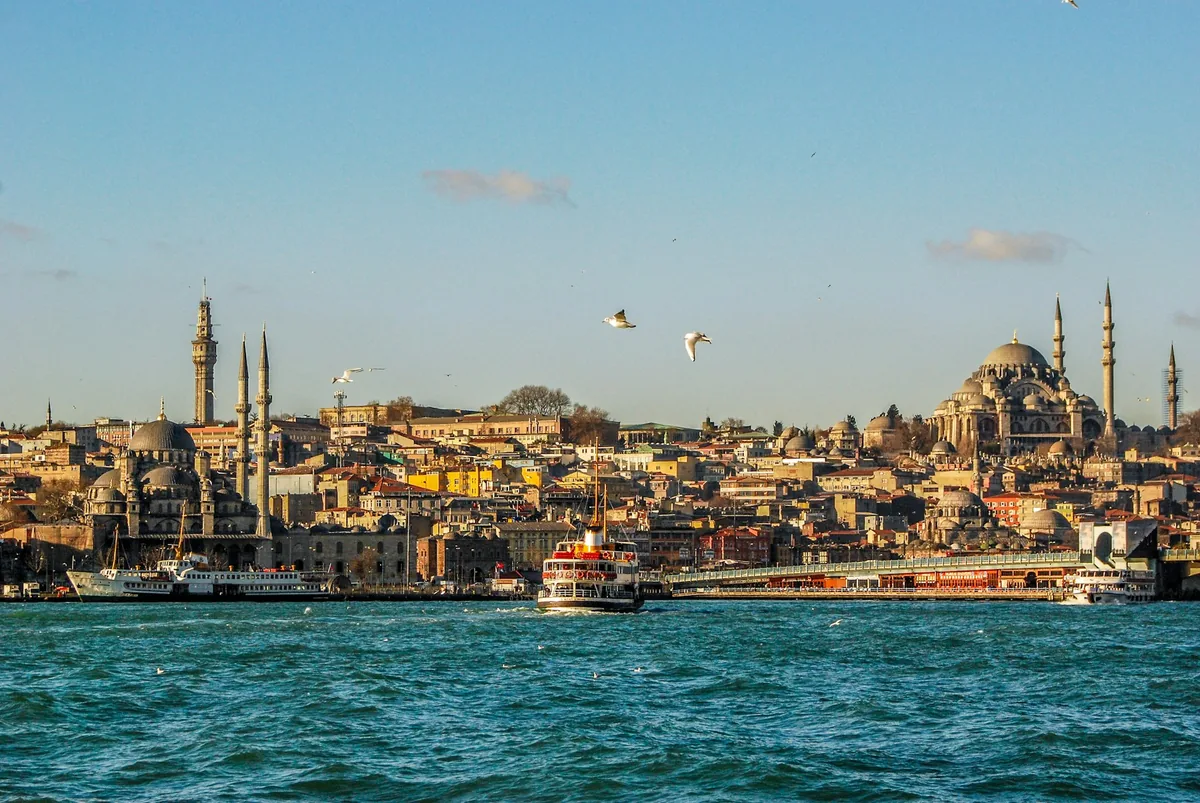 İstanbul — the Golden Horn, with Süleymaniye Mosque and the Galata Bridge